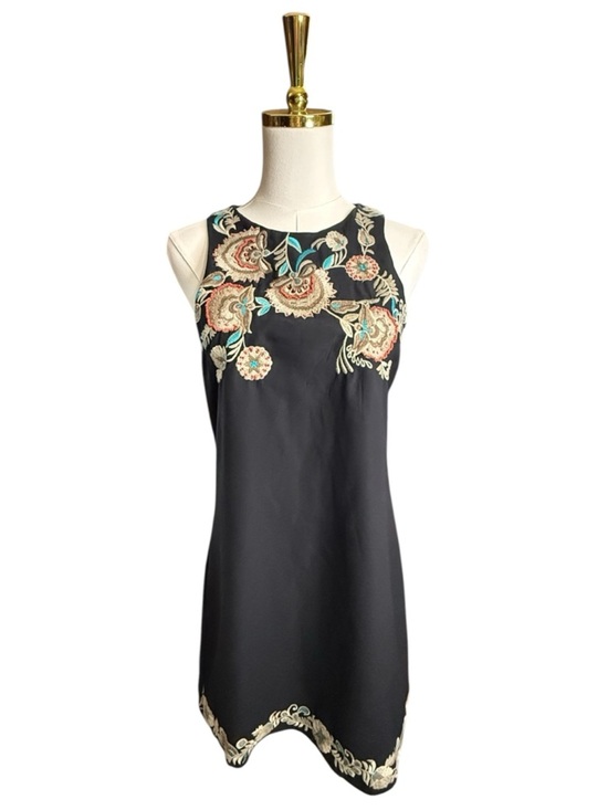 Blush Noir Dresses & Skirts - Blush Noir Black Embroidered Sleeveless Mini Dress with Floral Bead Accents Sz S
